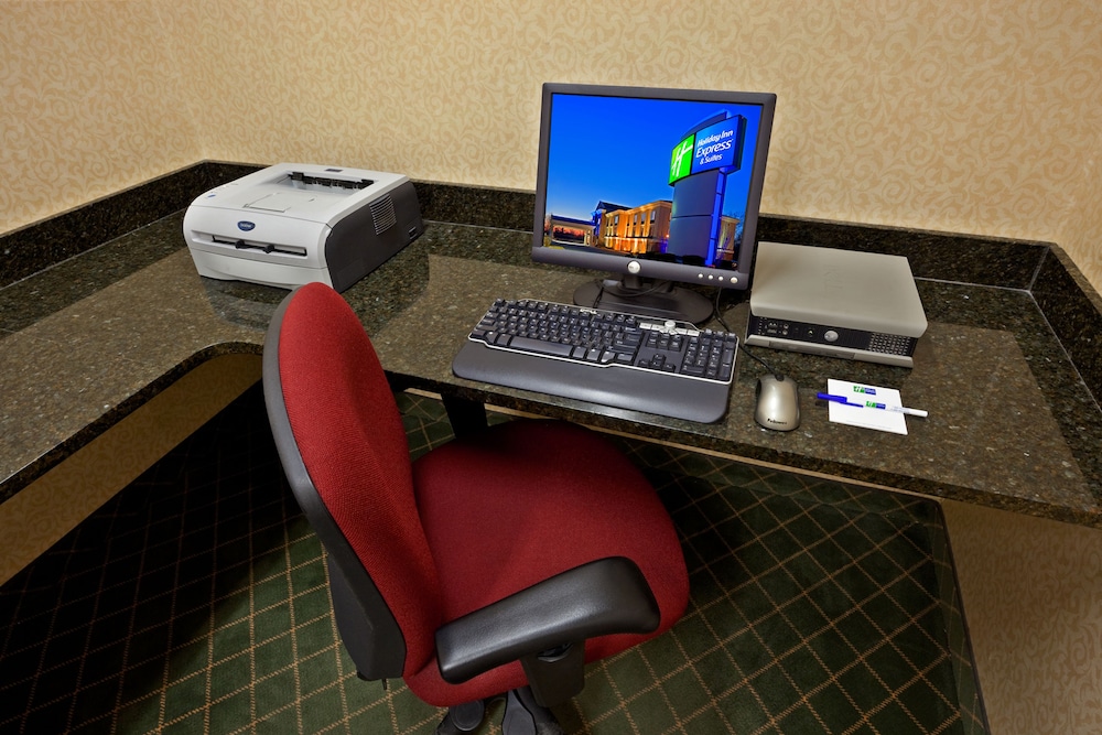 Holiday Inn Express Suites Clifton Park, an IHG Hotel