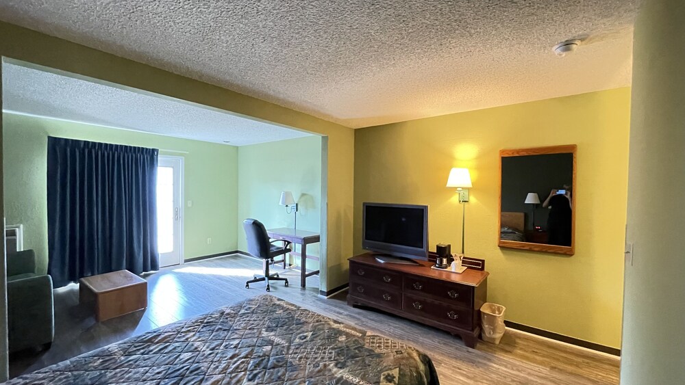 Harbor Lights Lodge in Kewaunee Best Rates & Deals on Orbitz