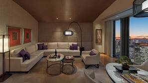 Premium bedding, minibar, in-room safe, desk
