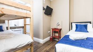 Iron/ironing board, free WiFi, linens