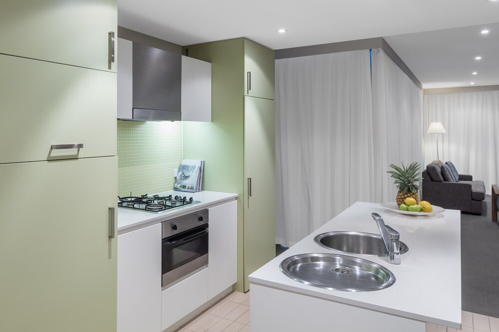 Oaks Glenelg Liberty Suites