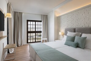 1 bedroom, in-room safe, desk, laptop workspace