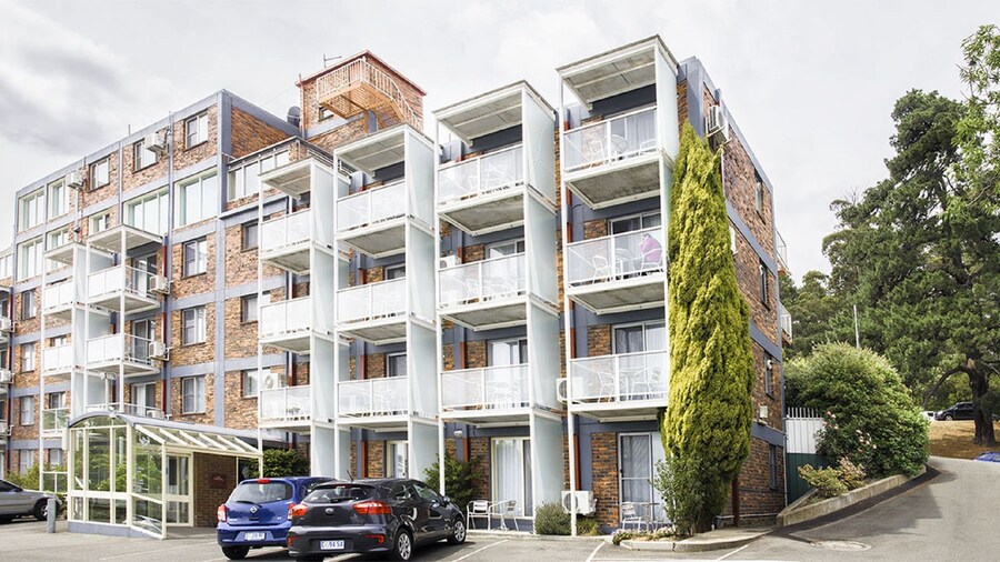 Adina Place Motel Apartments