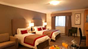 Iron/ironing board, free WiFi, linens