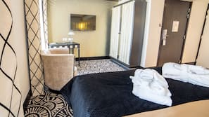 Premium bedding, in-room safe, soundproofing, free WiFi