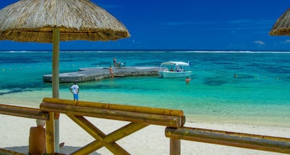 Le Peninsula Bay Beach Resort
