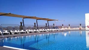 Indoor pool, seasonal outdoor pool, pool loungers