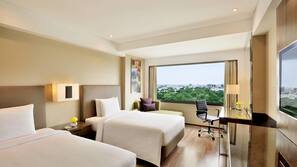 Premium bedding, in-room safe, desk, laptop workspace