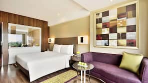 Premium bedding, in-room safe, desk, laptop workspace