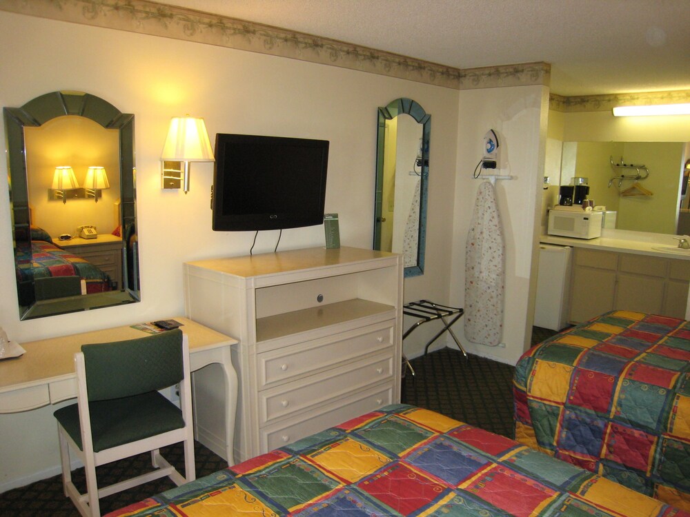 Town House Motel, Lancaster 60 Room Prices & Reviews Travelocity