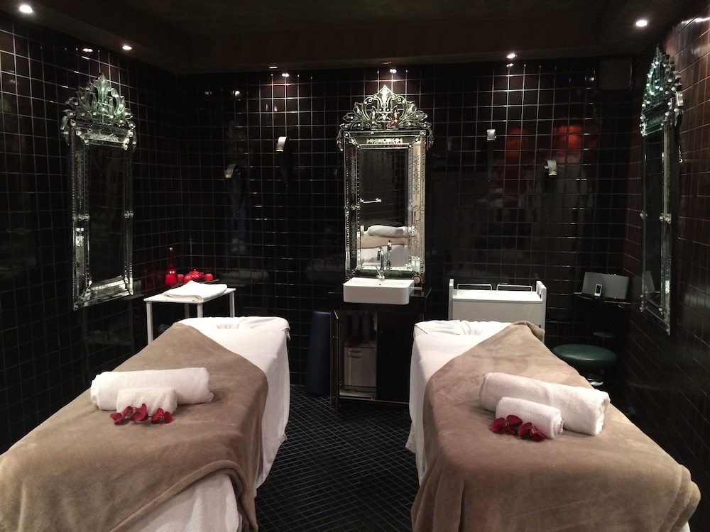 Echoes Boutique Hotel and Restaurant