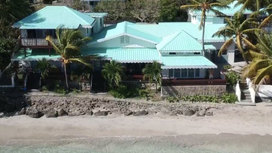 Bequia Beachfront Villa Hotel