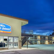 10 Best Luxury Hotels Kingston In 2018 Find Resort Hotel Howard Johnson By Wyndham Kingston