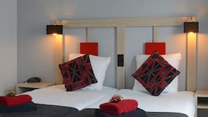 Coffre-forts dans les chambres, bureau, rideaux occultants