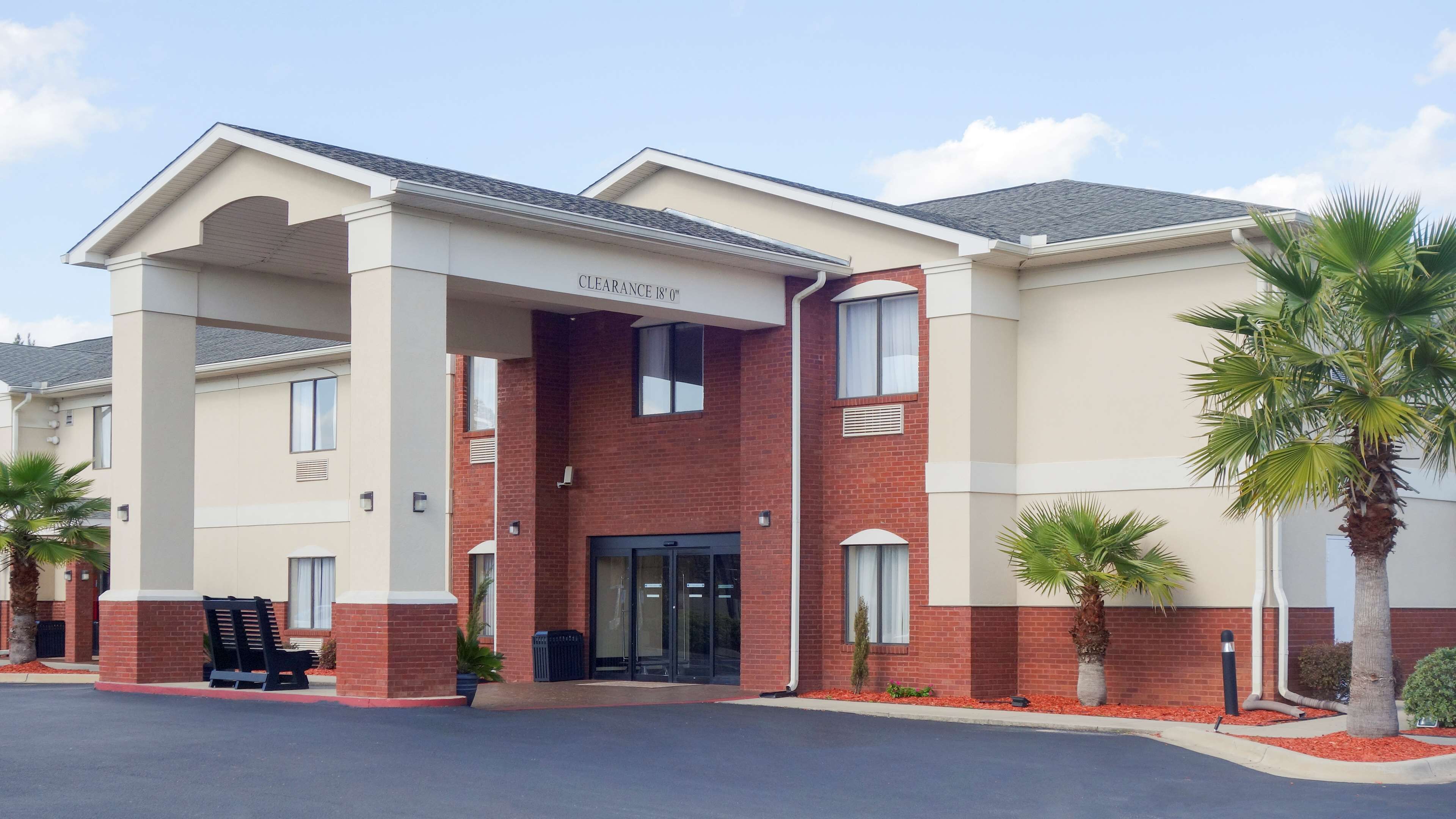 Country Inn & Suites by Radisson, Midway, FL in Midway, United States