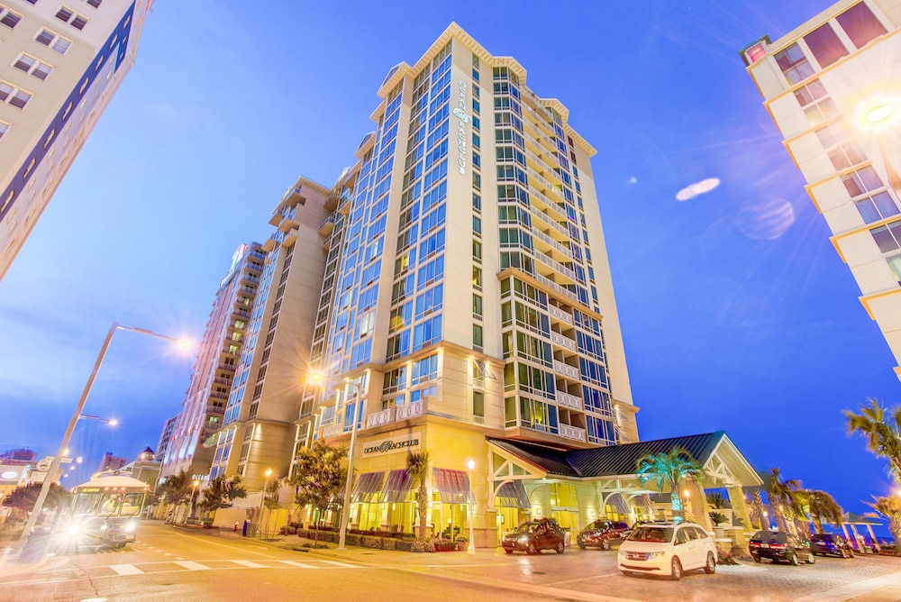 Front of property - evening/night, Hilton Vacation Club Ocean Beach Club Virginia Beach