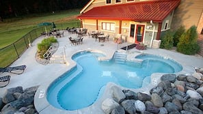Indoor pool, seasonal outdoor pool, pool loungers