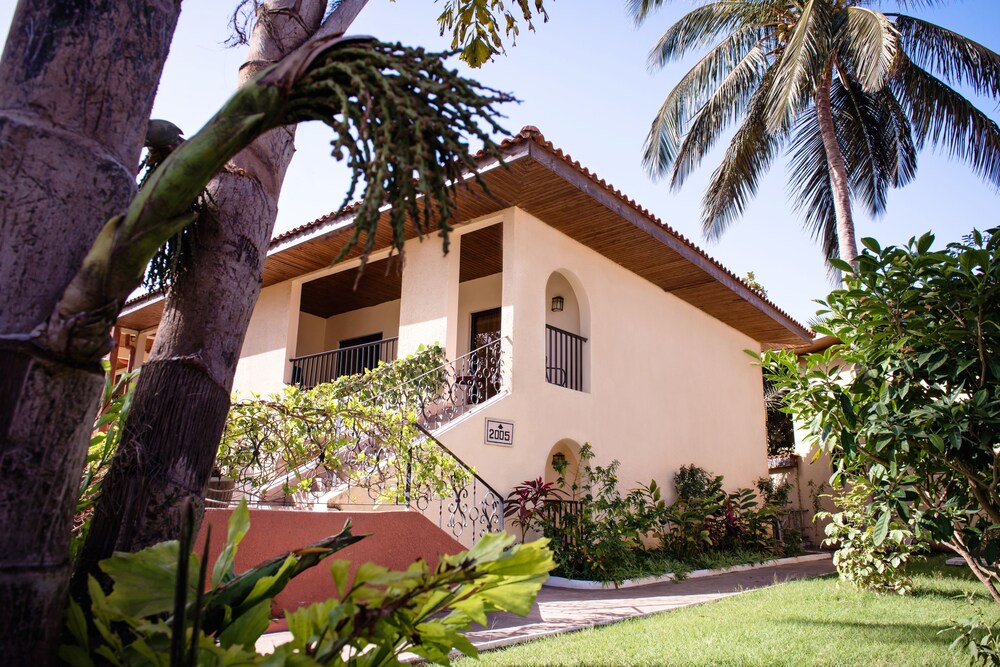 Exterior, Ocean Bay Hotel & Resort