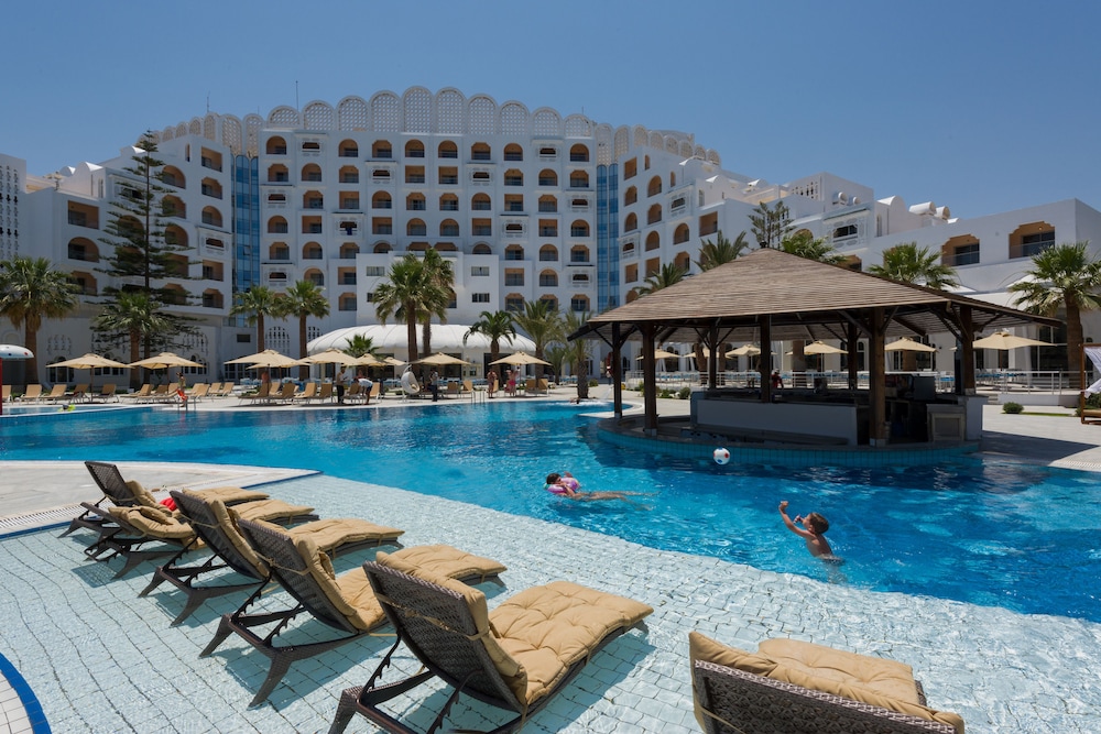 Outdoor pool, Marhaba Palace