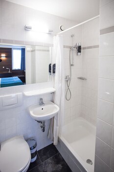 Centro Hotel Ayun Reviews Photos Rates Ebookers Com