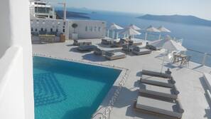3 outdoor pools, pool umbrellas, sun loungers