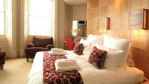 Egyptian cotton sheets, premium bedding, Select Comfort beds, desk
