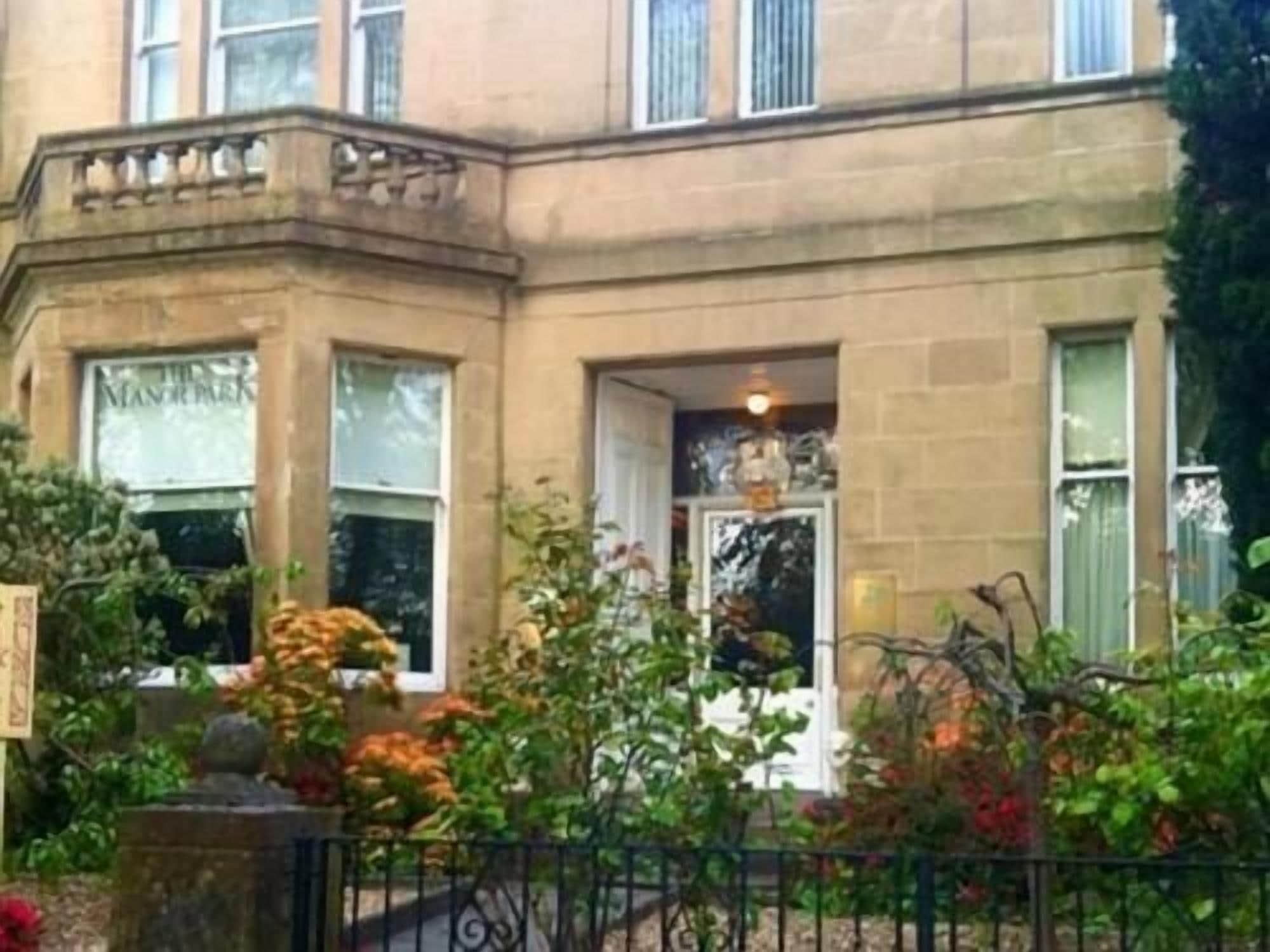 Manor Park Guest House in Glasgow, United Kingdom