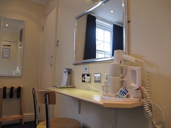 Alhambra Hotel London 61 Room Prices Reviews Travelocity
