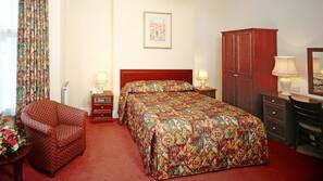 In-room safe, desk, iron/ironing board, free WiFi