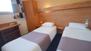 Premium bedding, in-room safe, desk, iron/ironing board