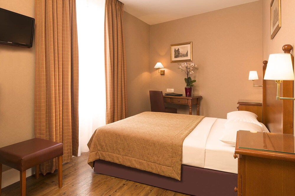 Hotel Rue Du Maine Paris Hotel Rue Du Maine Paris