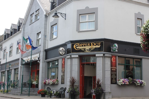 Set on a four acre landscaped site on the West Cork Coast, CareChoice Residents enjoy people watching and catching-up with each other at afternon tea or Clonakilty Nursing Home Cork | Home | CareChoice - Nursing