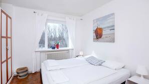 Desk, blackout drapes, free WiFi, bed sheets