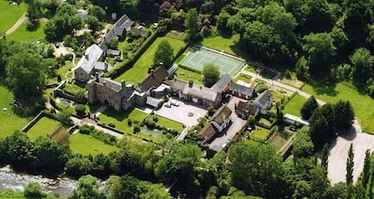 Bickleigh Castle Hotel