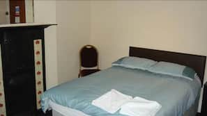 Premium bedding, desk, iron/ironing board, free WiFi