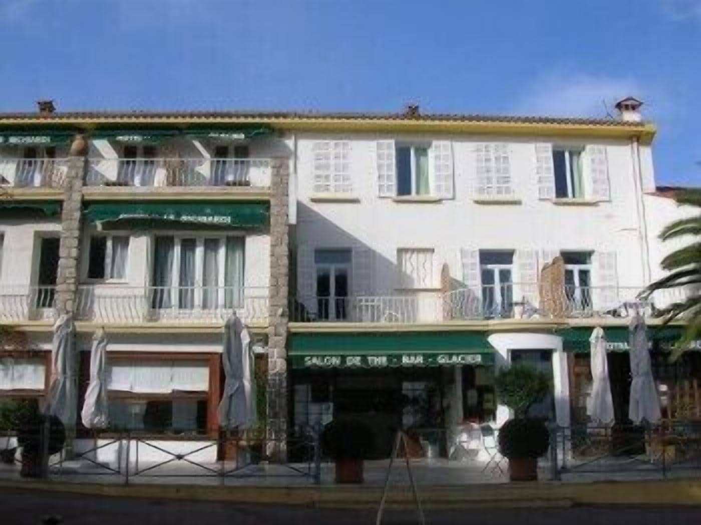 Hôtel Le Richiardi in Carqueiranne, France