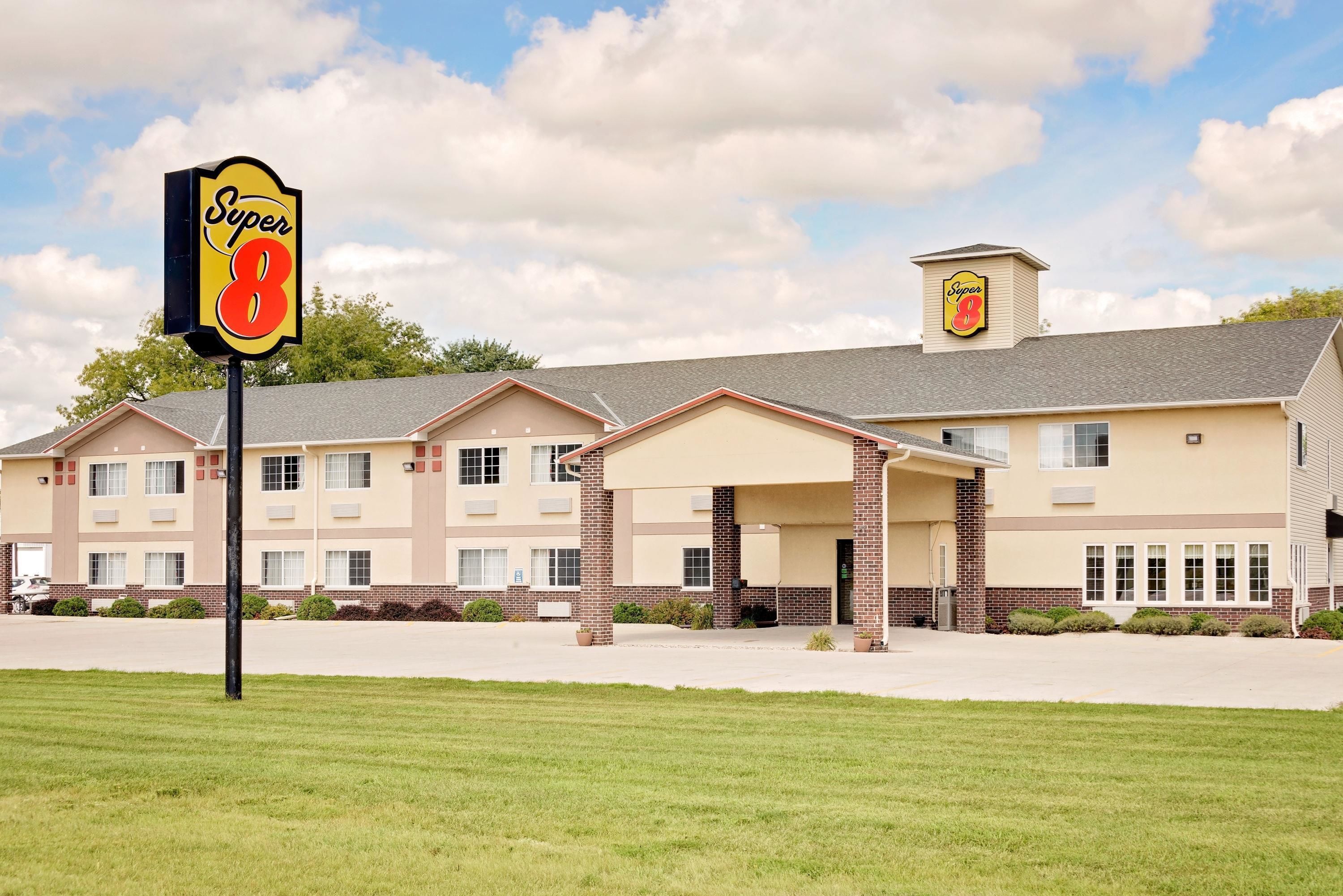 Super 8 Emmetsburg in Emmetsburg, United States