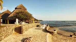 Private beach, sun-loungers, beach umbrellas, beach towels
