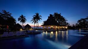Outdoor pool, pool loungers