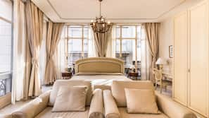 Premium bedding, in-room safe, individually decorated