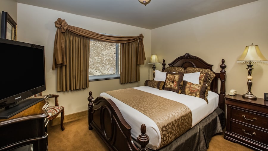 First Gold Hotel, Suites & Gaming