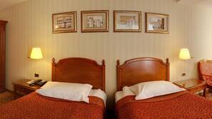 Minibar, in-room safe, desk, iron/ironing board