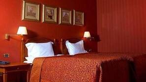 Minibar, in-room safe, desk, iron/ironing board
