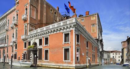 Palazzo Barbarigo Sul Canal Grande