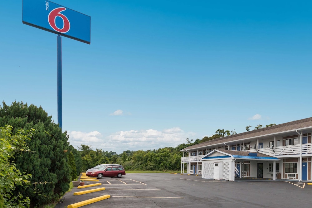 Motel 6 Parkersburg Wv In Parkersburg Hotel Rates Reviews On Orbitz