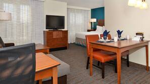 Premium bedding, in-room safe, desk, blackout drapes