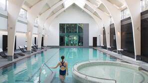 Indoor pool, pool loungers