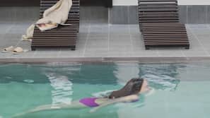 Indoor pool, pool loungers