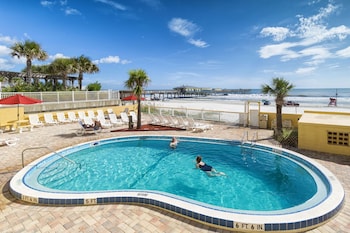 Beach Quarters Resort Daytona