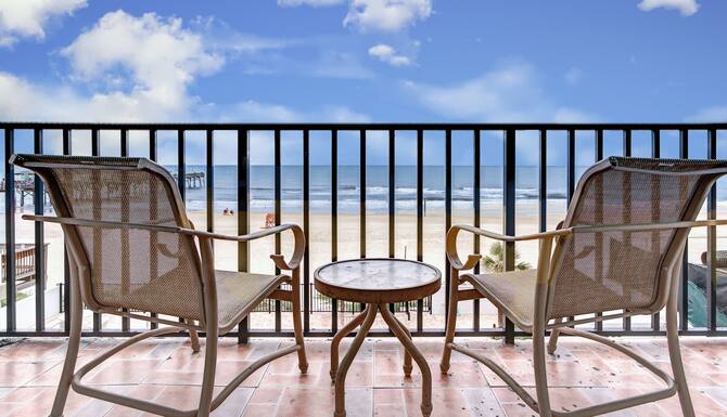 Beach Quarters Daytona In Daytona Beach Fl Expedia